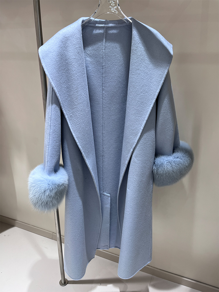 Płaszcz z nowej wełny z prawdz – Wool Coat Peacoat recenzja i cena