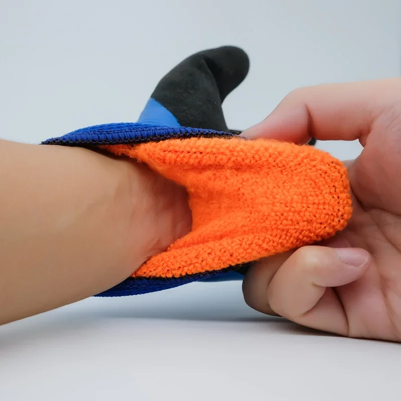 Wodoodporne zimowe rękawice ro – Snow Glove Insulated recenzja i cena